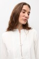 Blusa alamares blanco