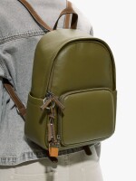 Mochila Básica Con Colgante caqui