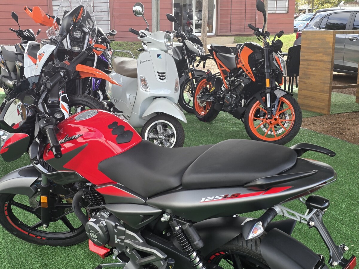 Bajaj Pulsar LS 125| Permuta / Financia Bajaj Pulsar LS 125| Permuta / Financia