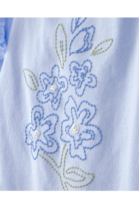 Set dos piezas, short pollera de jersey arrugado y remera de algodón, azul, diseño floral Sin color