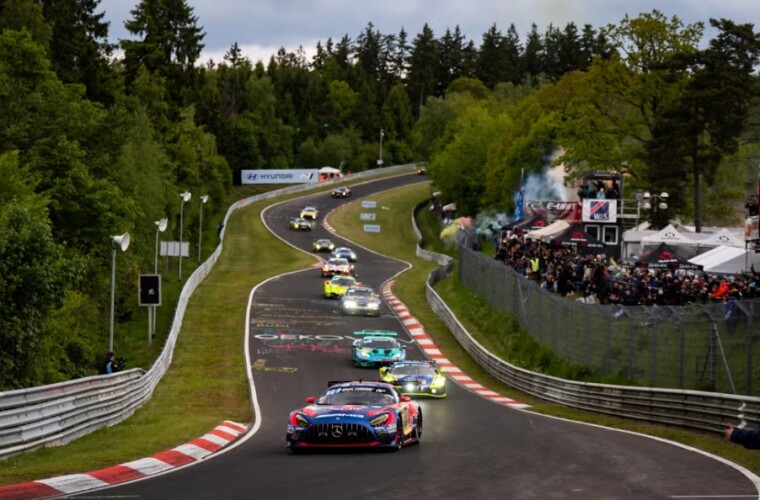 La mala suerte golpea a Verstappen: un problema mecánico le niega la gloria en Nürburgring