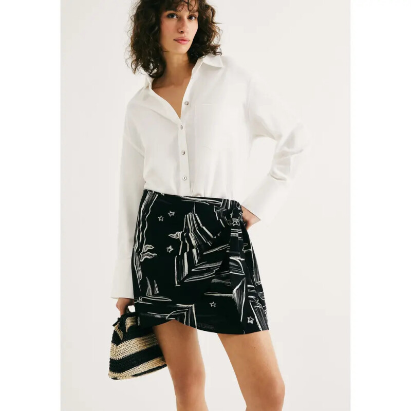 SAIA FEM PRETO