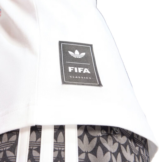 Remera Adidas Graphic Archive Football - Blanco Remera Adidas Graphic Archive Football - Blanco