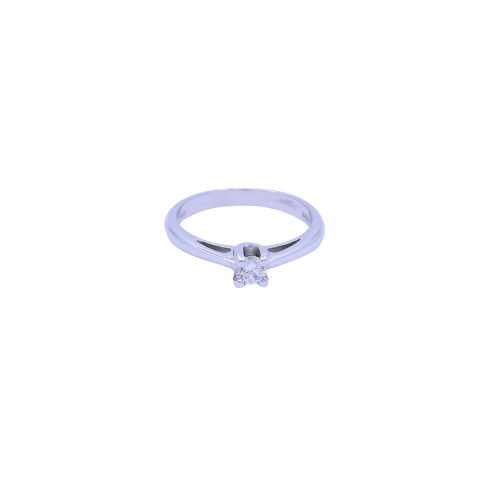Solitario 18 k blanco con brillante engarce 4 puntas. Solitario 18 k blanco con brillante engarce 4 puntas.