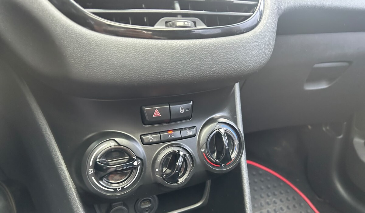 Peugeot 208 1.2 Active - 2013 Peugeot 208 1.2 Active - 2013