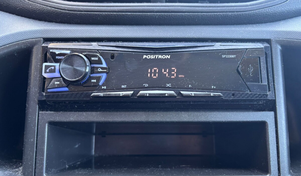 Chevrolet Onix Joy 1.0 - 2023 Chevrolet Onix Joy 1.0 - 2023