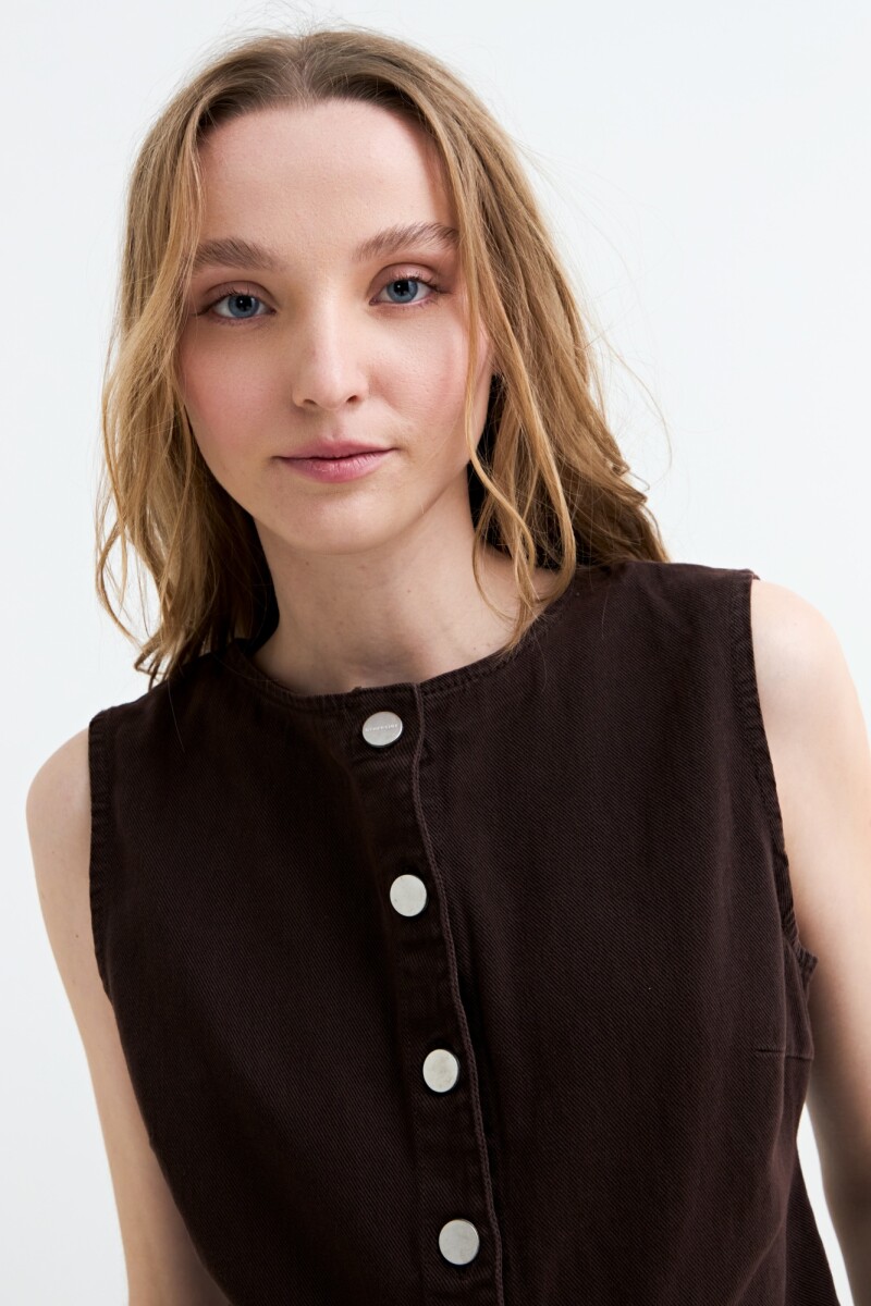 Top denim con botones al frente CHOCOLATE