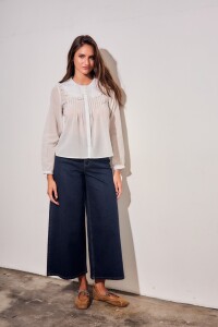 Blusa Cuello Bordado Nacar