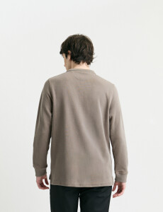 520912 REMERA HARRY Kaki