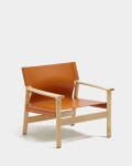 Butaca Jan de fibras de cuero reciclado marrón claro y madera maciza de fresno con acabado tono natural FSC 100%