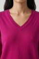 Sweater tejido escote en V FUCSIA