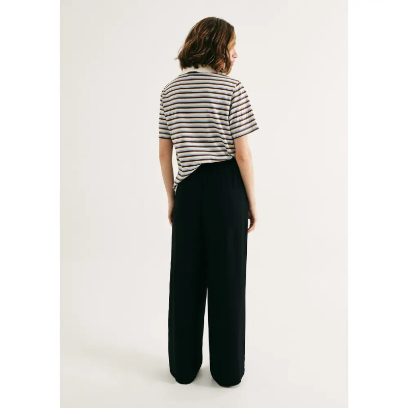 CALCA FEM PRETO ESCURO
