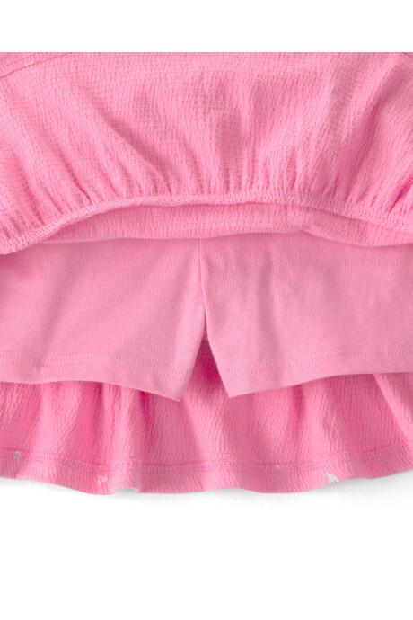 Set dos piezas, short pollera de jersey arrugado y remera de algodón, rosado, diseño floral Sin color