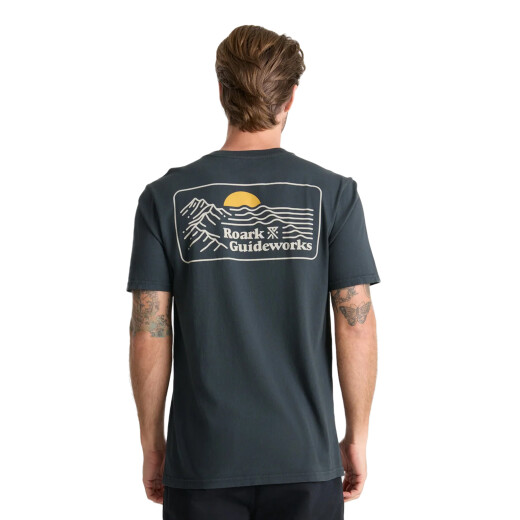 Remera Roark Earth & Sea - Negro Remera Roark Earth & Sea - Negro
