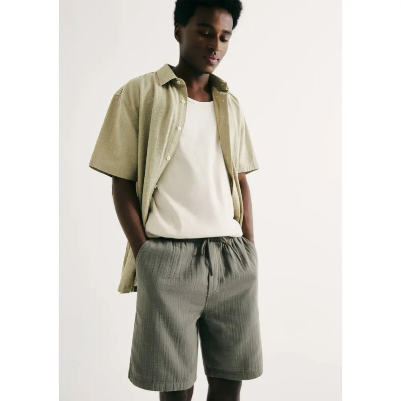 BERMUDA MASC OLIVA MEDIO