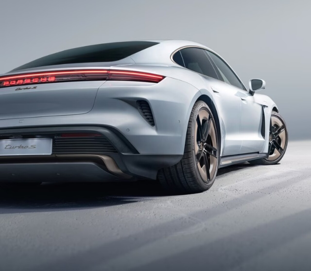 porsche-3.jpg