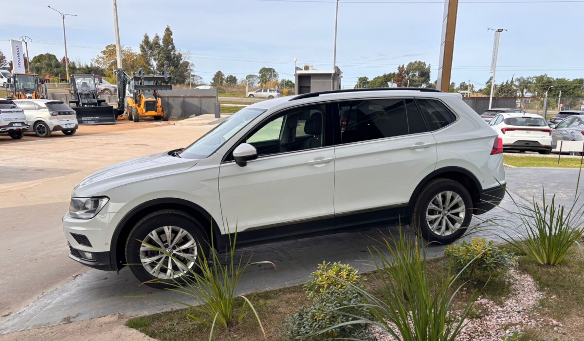 VW Tiguan 1.4 CL 7Plz - 2019 VW Tiguan 1.4 CL 7Plz - 2019