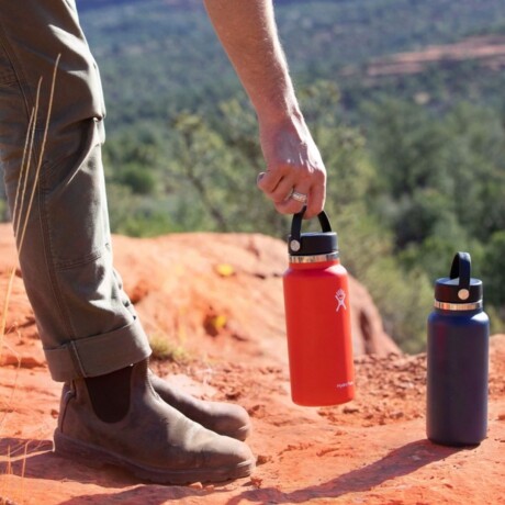 Botella 32 Oz (946ml) Wide flex straw cap Hydro Flask GOJI