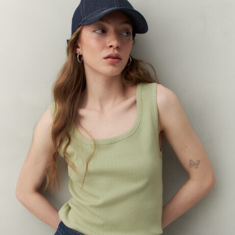 TOP EMILIO Verde Oliva