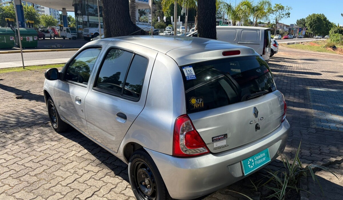 Renauilt Clio Expression - 2013 Renauilt Clio Expression - 2013