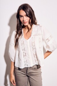 Blusa Encaje Bordados Nacar