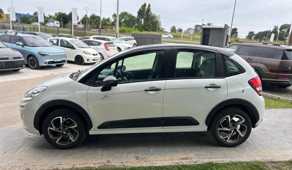 CITROEN C3 URBAN TRAIL 1.2 MT 2021 CITROEN C3 URBAN TRAIL 1.2 MT 2021