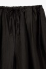 PANTALON ARRUGADO Negro