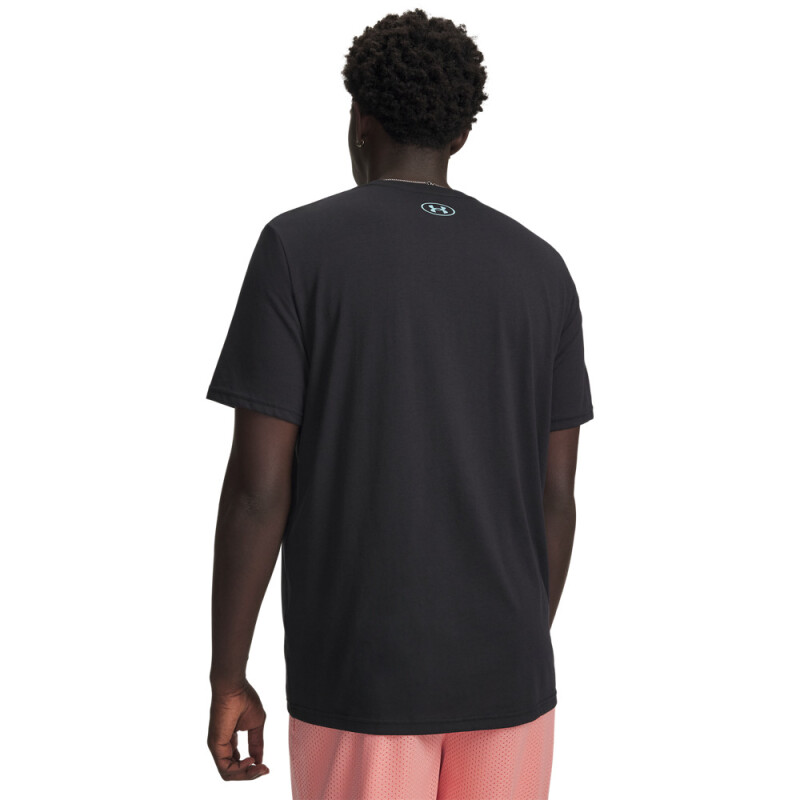 UA M LOGO COLLAGE SS-GRN BLK-001