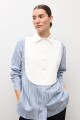 Camisa rayada con pechera celeste