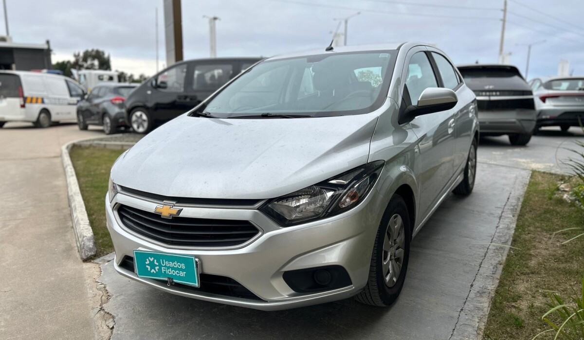 Chevrolet Onix 1.0 LT - 2019 Chevrolet Onix 1.0 LT - 2019