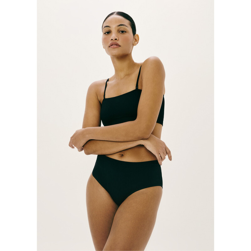 SUTIA FEM PRETO