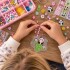 Set para hacer Llaveros Stickers Valija con 1200 Piezas Para Niñas Niños Infantil IMBACK Rosa Set para hacer Llaveros Stickers Valija con 1200 Piezas Para Niñas Niños Infantil IMBACK Rosa