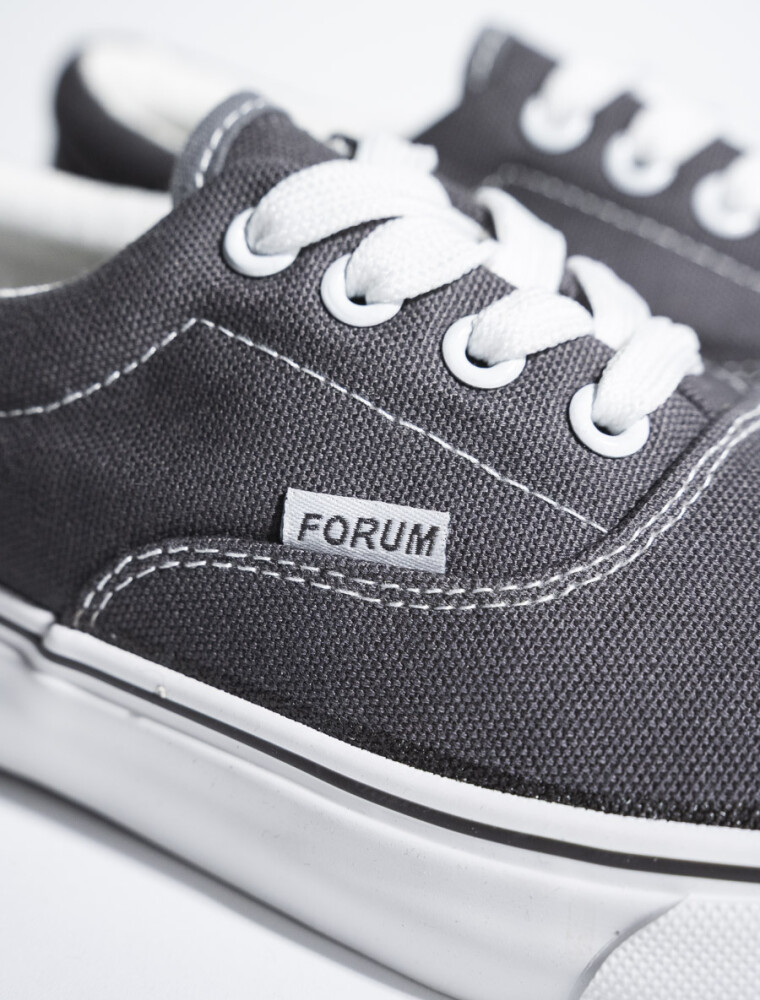 Calzado de Lona con Cordón Gris Oscuro