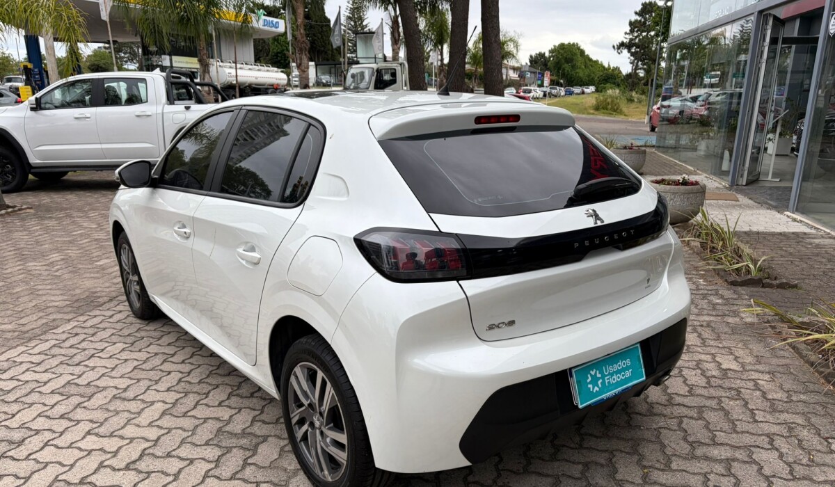 Peugeot 208 Allure 1,6 - 2022 Peugeot 208 Allure 1,6 - 2022