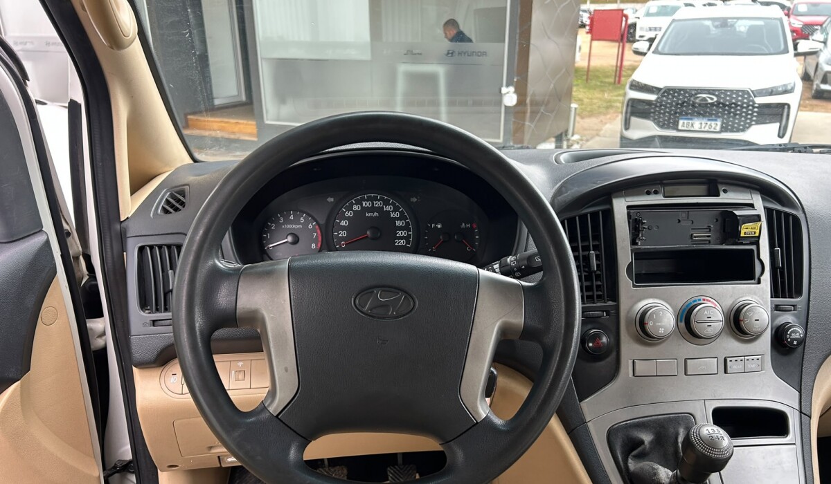 Hyundai H1 Nafta Mbus - 2011 Hyundai H1 Nafta Mbus - 2011