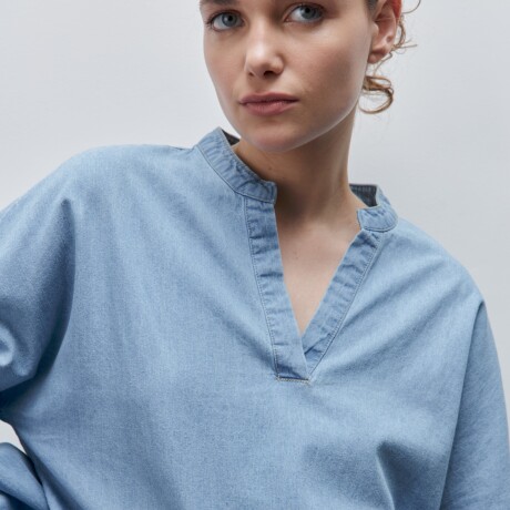 BLUSA TOPO Celeste