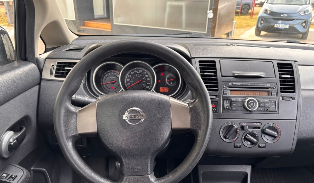Nissan Tiida HB Full - 2013 Nissan Tiida HB Full - 2013