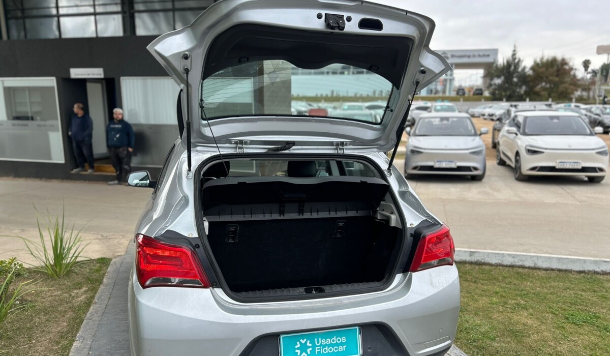 Chevrolet Onix 1.0 LT - 2019 Chevrolet Onix 1.0 LT - 2019