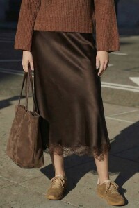 Falda Midi Satinada Chocolate
