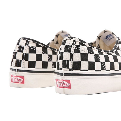 Championes Vans UA Authentic 44 DX Black/white