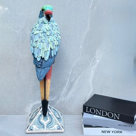 Loro Decorativo Resina en Base Cerámica ▪️Alto 65.6cm x Ancho 22.7cm x Largo 20.8cm Loro Decorativo Resina en Base Cerámica ▪️Alto 65.6cm x Ancho 22.7cm x Largo 20.8cm