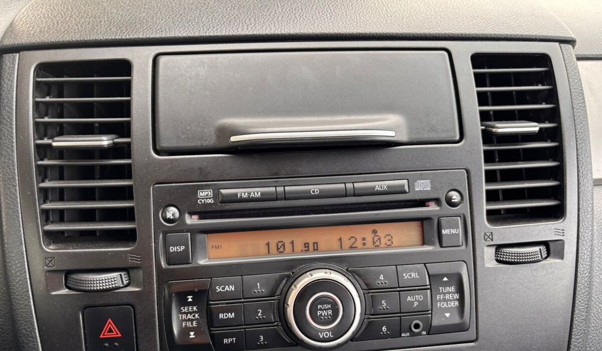Nissan Tiida HB Full - 2013 Nissan Tiida HB Full - 2013