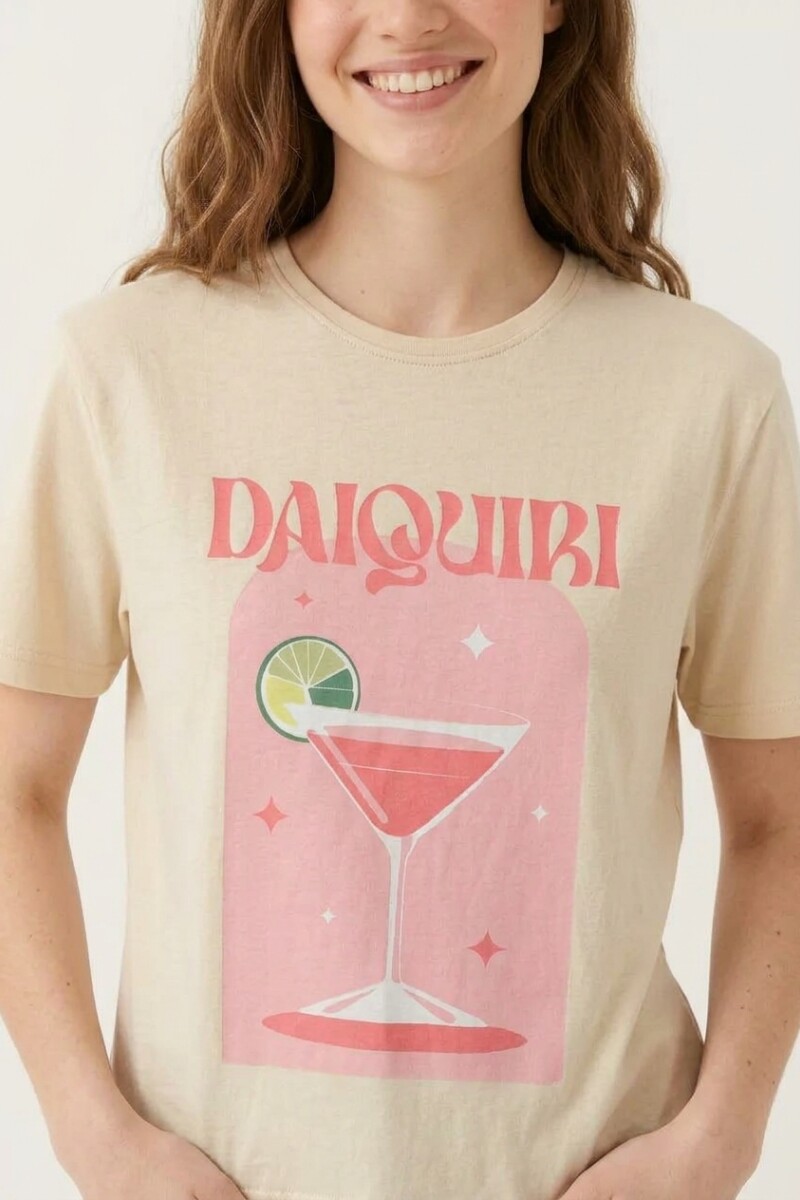 Remera m/c estampada Daiquiri BEIGE