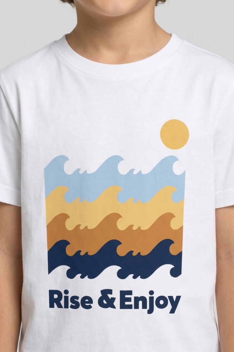 Remera m/c estampada Rise & Enjoy BLANCO