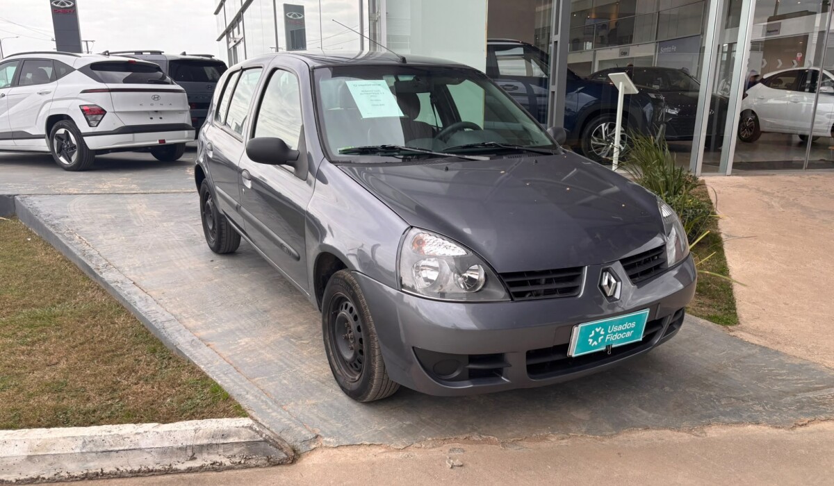 Renault Clio Authentique 1.2 - 2012 Renault Clio Authentique 1.2 - 2012