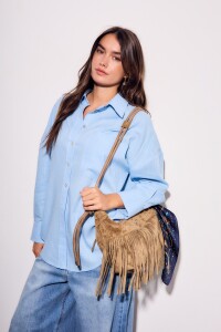 Cartera Flecos Gamuza Vegana Camel