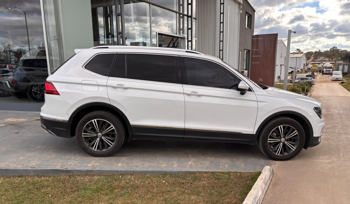 VW Tiguan 2.0 Higline 7Plz - 2018 VW Tiguan 2.0 Higline 7Plz - 2018