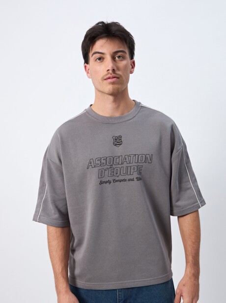 Remera Equipe GRIS PLOMO
