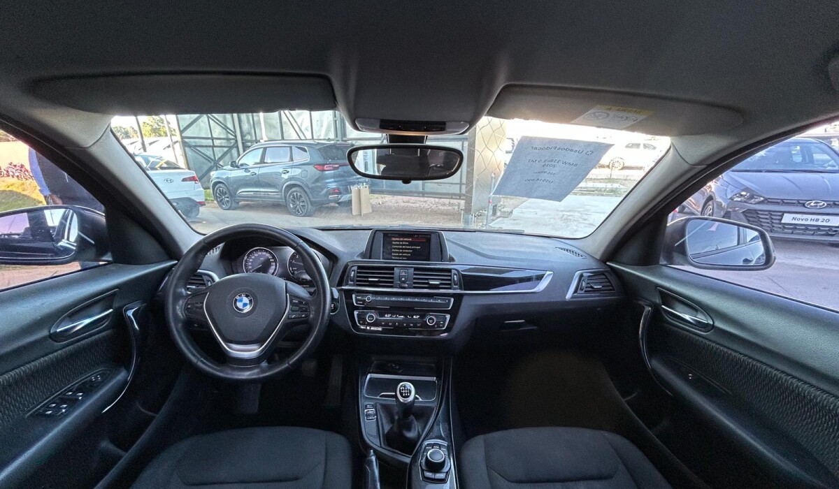 BMW 118i 1.5 MT - 2019 BMW 118i 1.5 MT - 2019