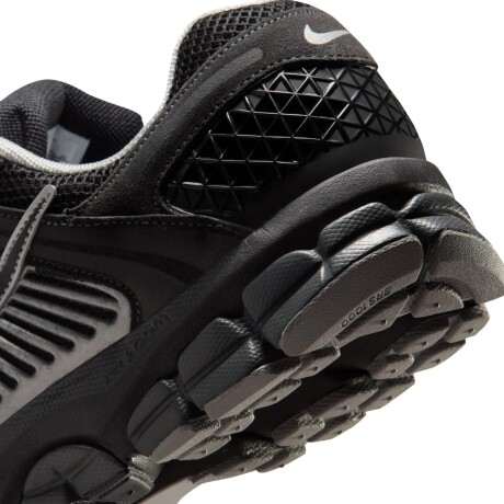 Championes Nike Zoom Vomero 5 Black
